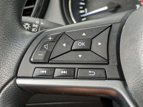 Used 2020 Nissan Rogue S FWD image 23