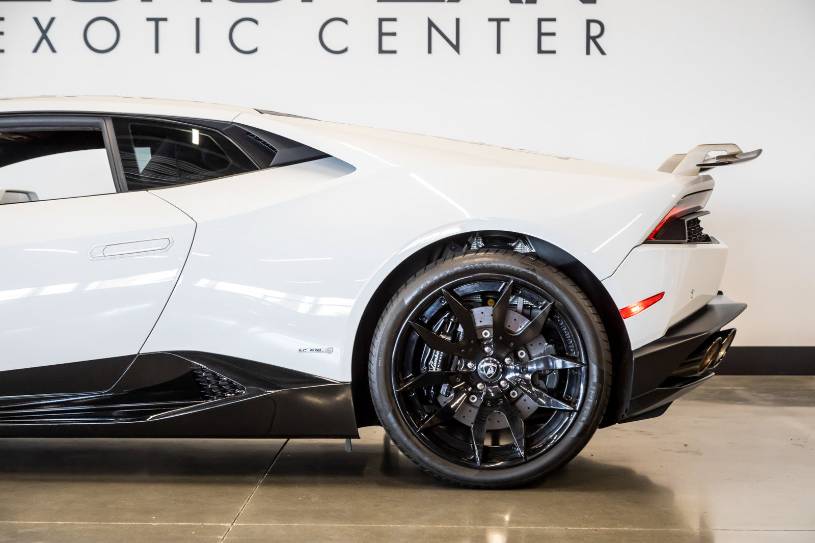 Used 2015 Lamborghini Huracan LP 610-4 AWD/4WD image 24