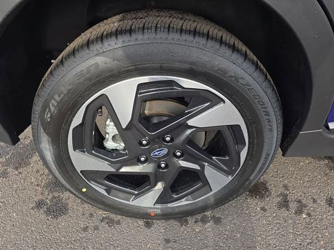 New 2026 Subaru Crosstrek 2.5i Limited w/ Popular Package #3A image 9