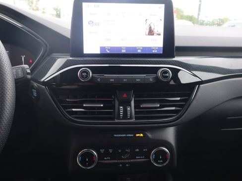 Used 2025 Ford Escape ST-Line w/ Equipment Group 301A FWD image 18