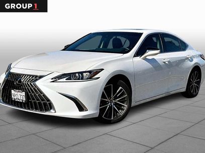 Used 2024 Lexus ES 300h w/ Premium Package