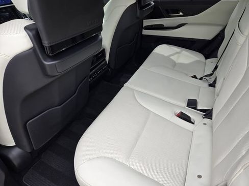 Used 2023 Lexus LX 600 4WD w/ Appearance Package image 30