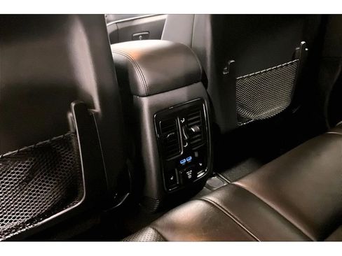 Used 2019 Jeep Grand Cherokee Limited w/ Luxury Group II image 35