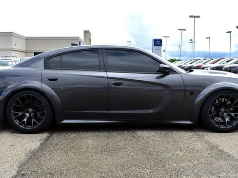 Used 2022 Dodge Charger SRT Hellcat w/ Harman/Kardon Audio Group RWD image 2