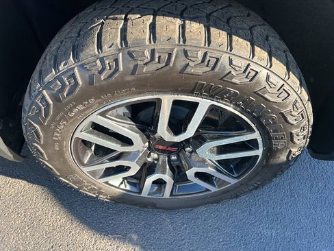 Used 2023 GMC Sierra 1500 AT4 w/ AT4 Premium Package image 11