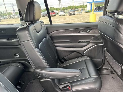 Used 2021 Jeep Grand Cherokee L Limited AWD/4WD image 19