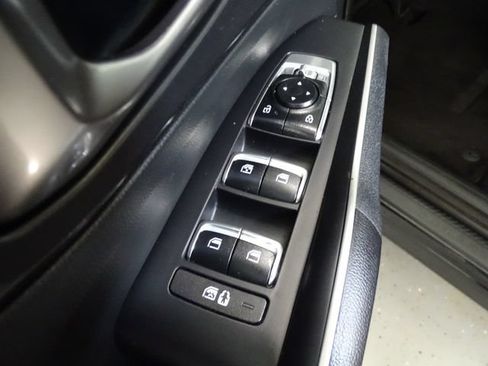 Used 2025 Kia Sorento S AWD/4WD image 10