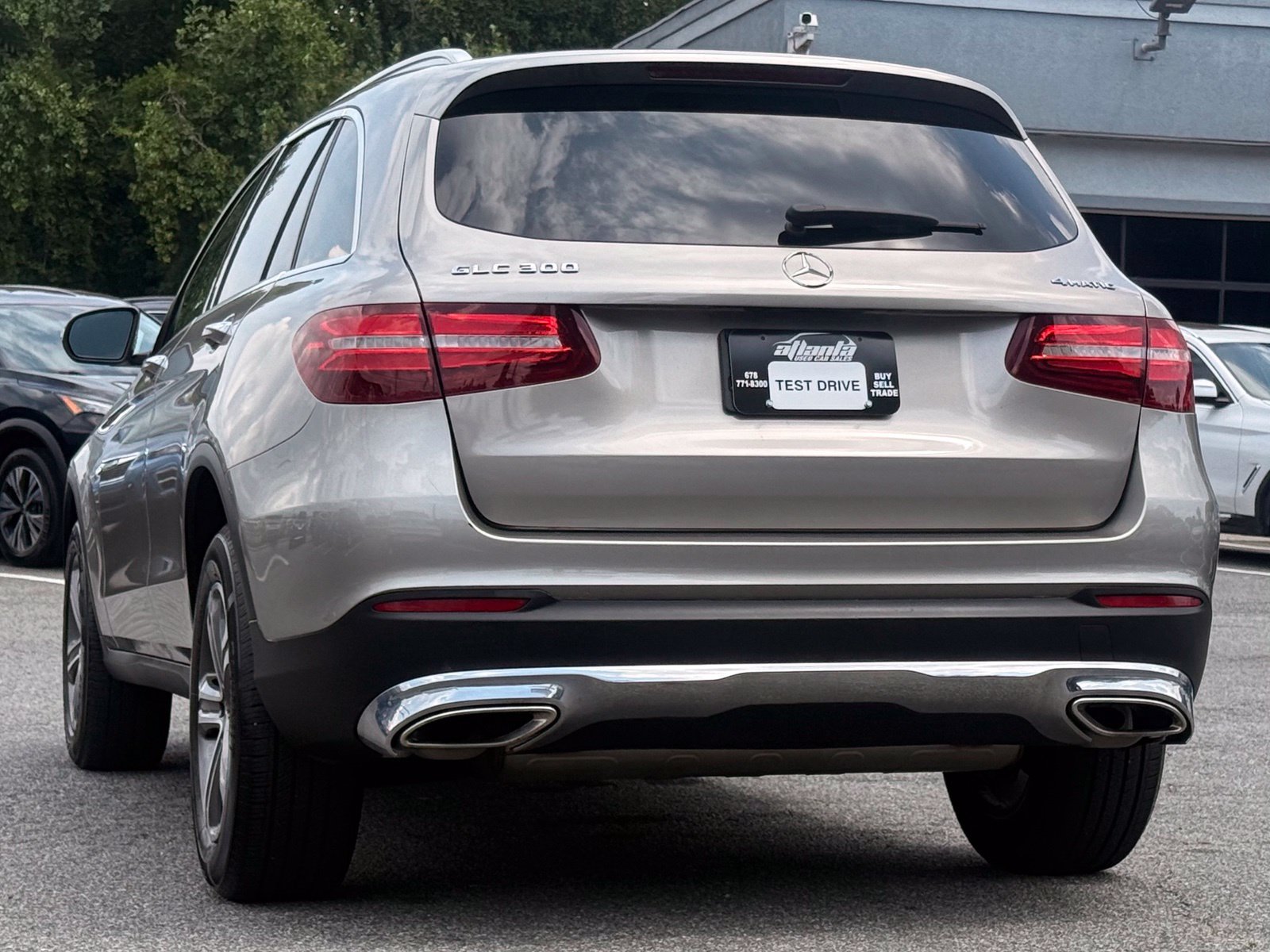 Used 2019 Mercedes-Benz GLC 300 4MATIC w/ Premium Package image 3
