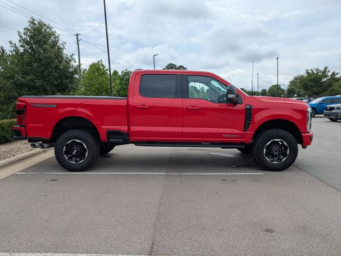 Certified 2025 Ford F250 XLT w/ Black Appearance Package AWD/4WD image 3