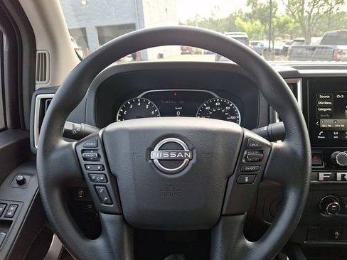 Used 2025 Nissan Frontier SV RWD image 20