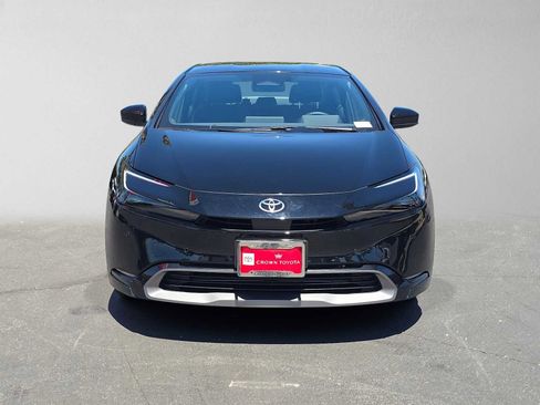 Certified 2026 Toyota Prius XLE FWD image 8