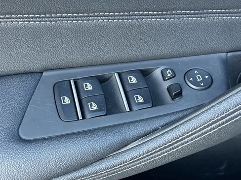 Certified 2023 BMW 530e 530e w/ Convenience Package image 15