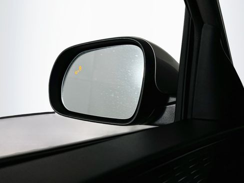 Used 2024 Kia Soul LX w/ Option Group 015 FWD image 16