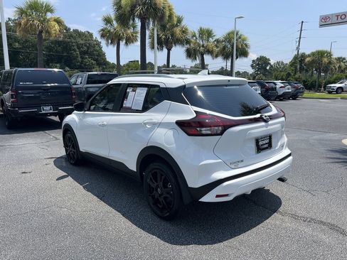 Used 2024 Nissan Kicks SV w/ Interior Electronics Package FWD image 8