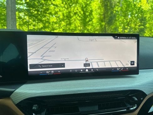 Certified 2025 BMW 330i Sedan image 34