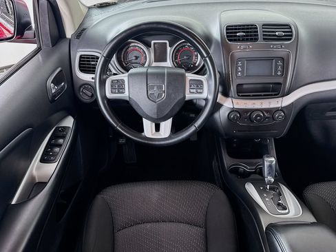 Used 2020 Dodge Journey SE w/ SE Popular Equipment Group FWD image 18