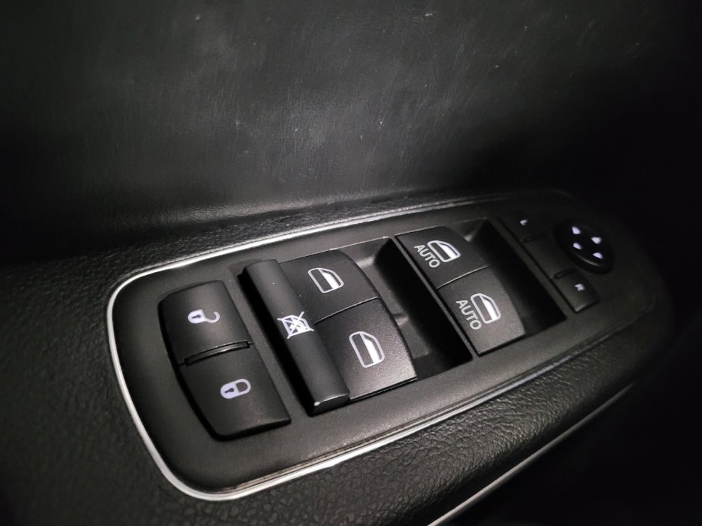 Used 2021 Dodge Charger SXT w/ Leather Interior Group RWD image 27