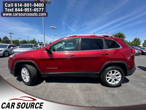 Used 2017 Jeep Cherokee Latitude w/ Safety/Convenience Group AWD/4WD image 3