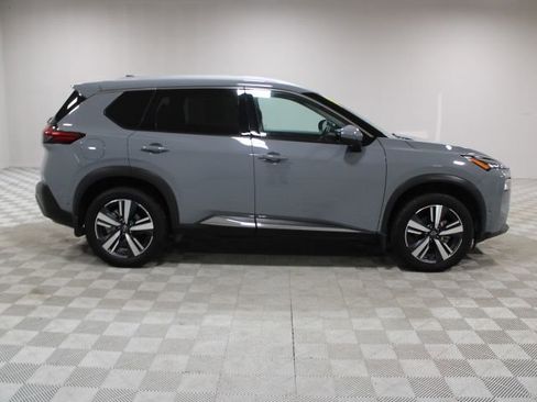 Used 2023 Nissan Rogue SL w/ SL Premium Package image 12