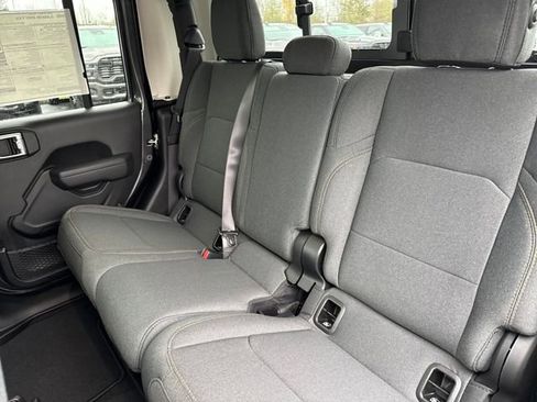 New 2026 Jeep Gladiator Sport image 20