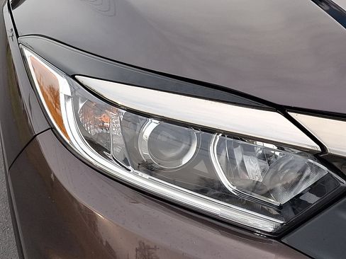 Used 2022 Honda HR-V EX image 9