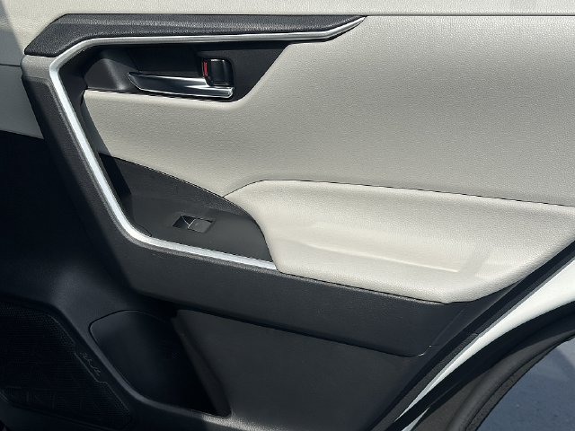 Certified 2024 Toyota RAV4 XLE w/ Convenience Package FWD image 15