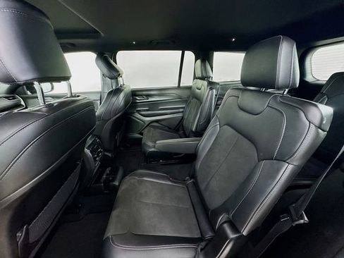 Used 2024 Jeep Grand Cherokee L Altitude image 27