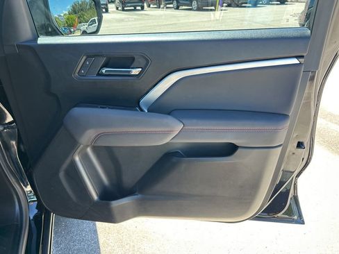 Used 2025 Chevrolet Colorado Z71 w/ Technology Package image 35