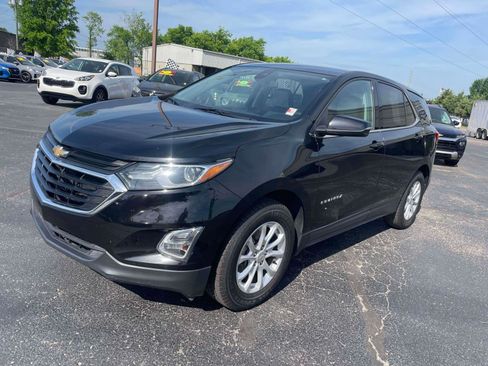 Used 2019 Chevrolet Equinox LT w/ Driver Convenience Package image 2