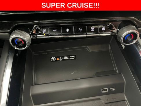 New 2026 Chevrolet Suburban High Country AWD/4WD image 40