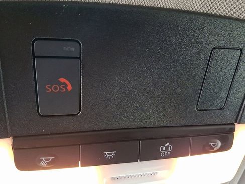 Used 2024 Nissan Rogue SV image 24