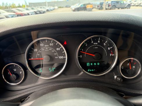 Used 2016 Jeep Wrangler Unlimited Sahara w/ Mopar Chrome Edition Group AWD/4WD image 11