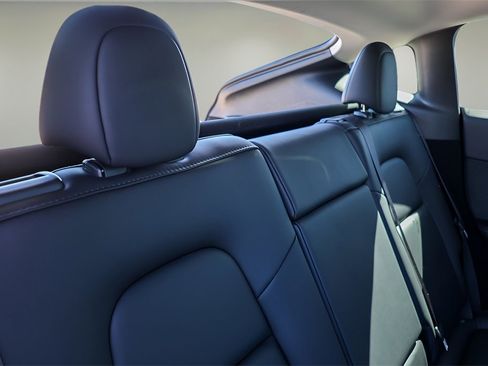 Used 2023 Tesla Model Y Performance image 23