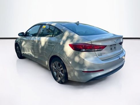 Used 2017 Hyundai Elantra SE FWD image 6