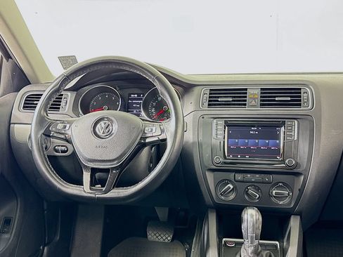 Used 2018 Volkswagen Jetta SE FWD image 14