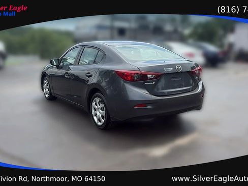 Used 2016 MAZDA MAZDA3 i Sport FWD image 3