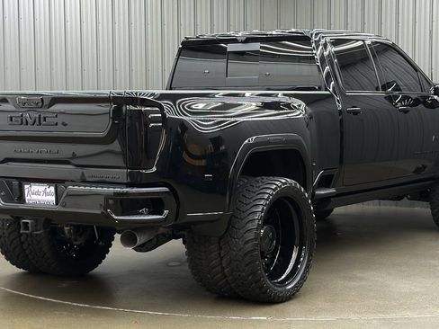 Used 2026 GMC Sierra 3500 Denali Ultimate w/ LPO, Black Badging Package AWD/4WD image 5