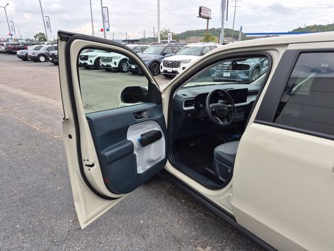 New 2025 Ford Maverick XLT image 10