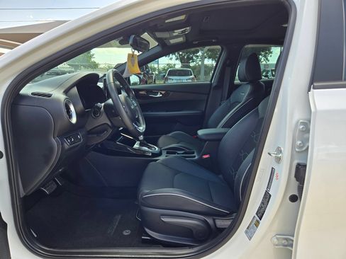 Used 2024 Kia Forte GT-Line w/ GT-Line Premium Package FWD image 9
