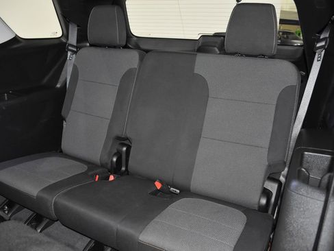 Used 2020 Chevrolet Traverse LS image 29