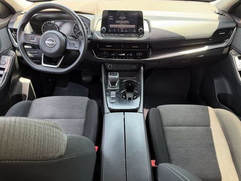Used 2022 Nissan Rogue SV FWD image 11