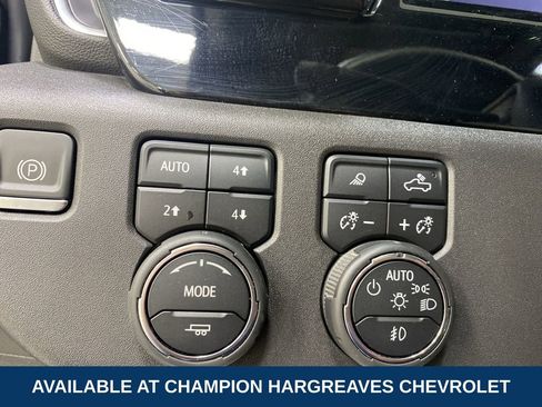 Used 2024 Chevrolet Silverado 1500 LT Trail Boss w/ LT Trail Boss Premium Package AWD/4WD image 23