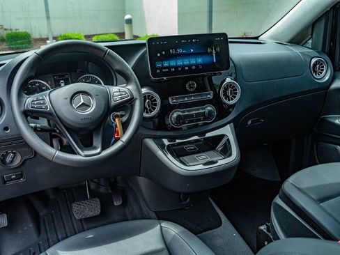 Used 2023 Mercedes-Benz Metris Passenger image 25