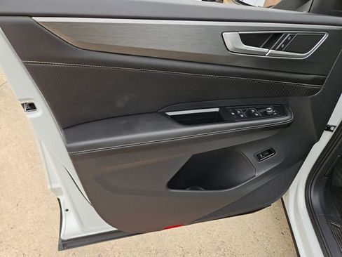 Used 2025 Volkswagen Atlas Cross Sport SE image 14