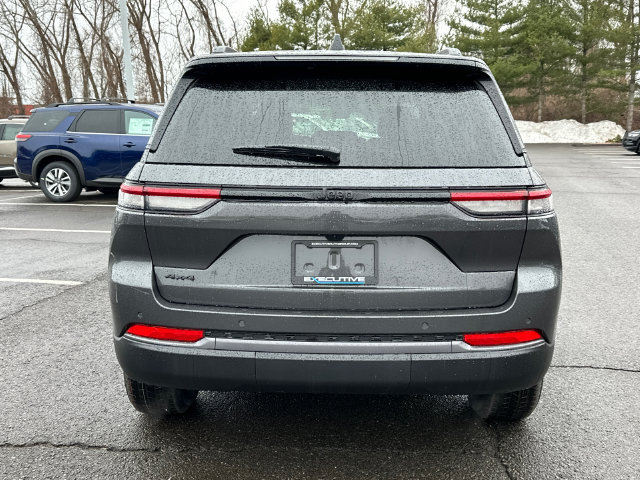 New 2026 Jeep Grand Cherokee Altitude AWD/4WD image 3
