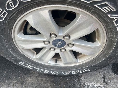 Used 2019 Ford F150 XL w/ Equipment Group 101A Mid AWD/4WD image 5