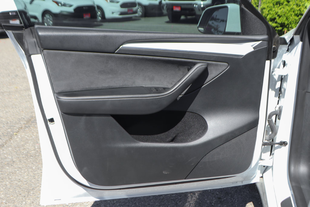 Used 2023 Tesla Model Y Performance AWD/4WD image 15