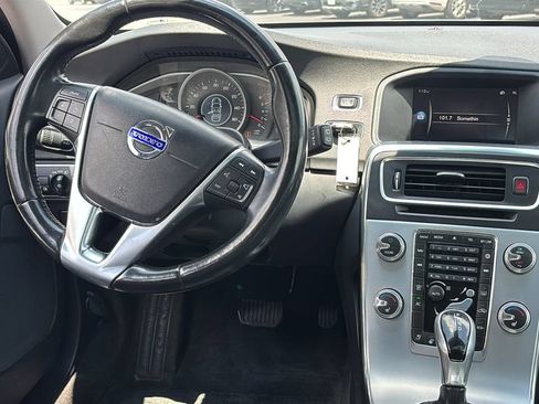 Used 2018 Volvo V60 T5 Dynamic FWD image 7