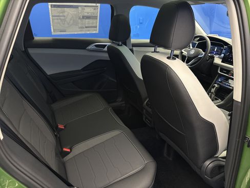 New 2026 Volkswagen Taos SE image 25