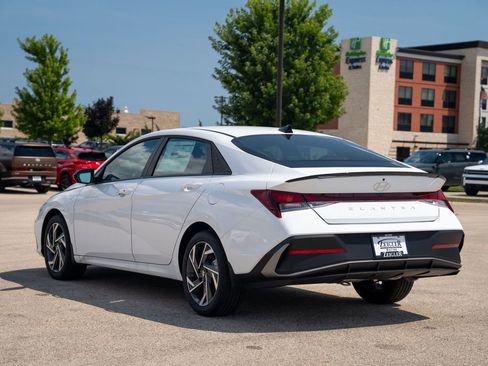 New 2025 Hyundai Elantra Sport image 5